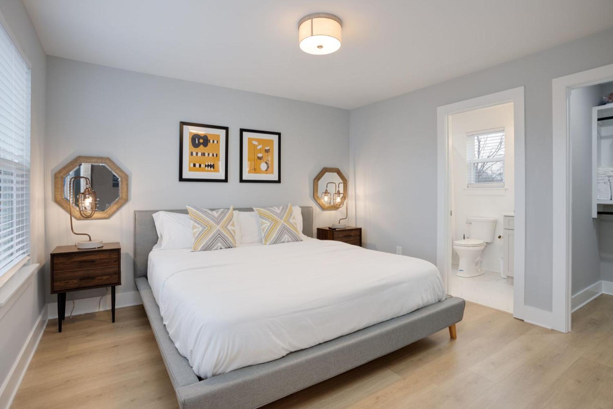 Modern Townhome, 10Min To Downtown! 8Min To Grand Ole Opry! Sleeps 8! Nashville Luaran gambar