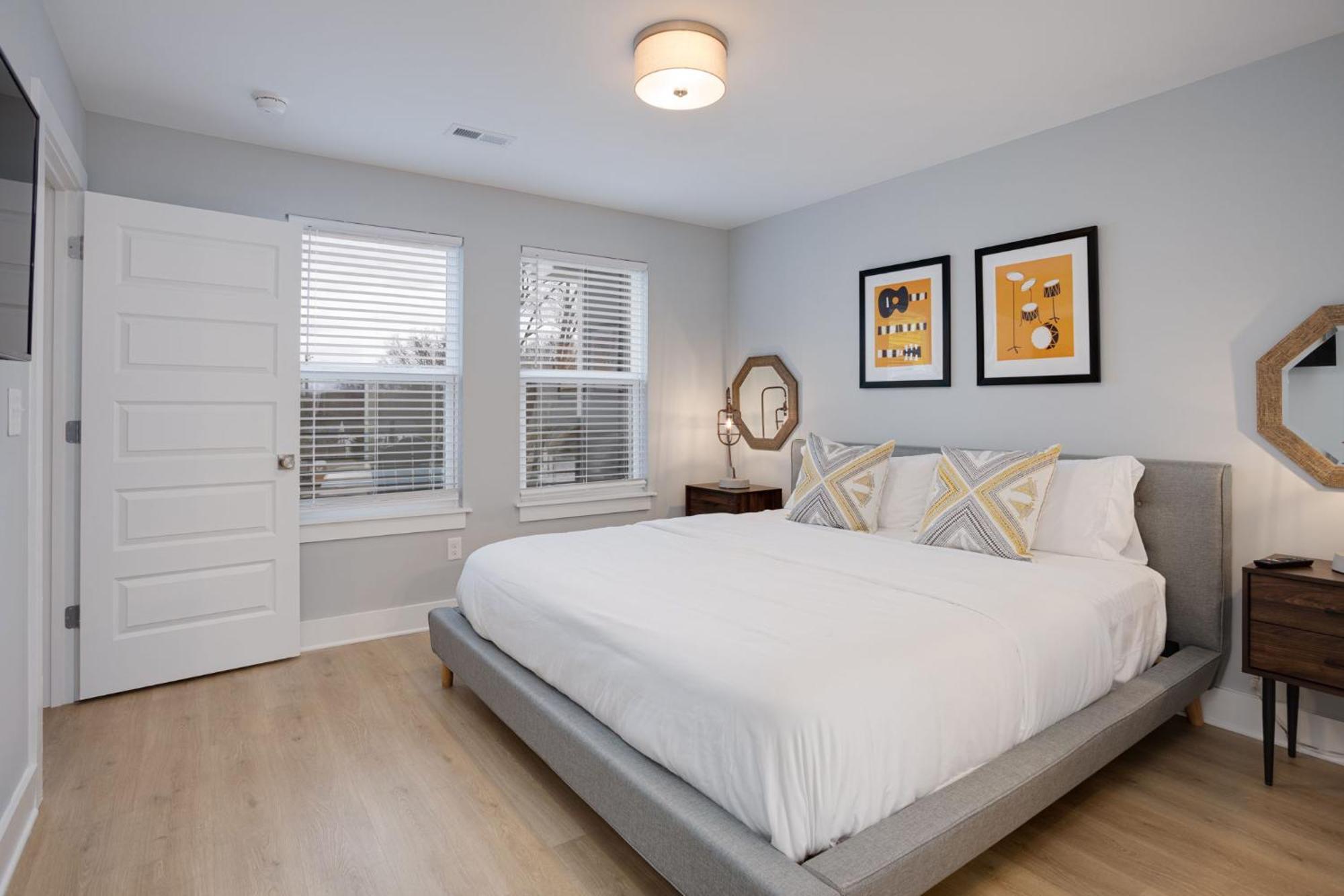 Modern Townhome, 10Min To Downtown! 8Min To Grand Ole Opry! Sleeps 8! Nashville Luaran gambar