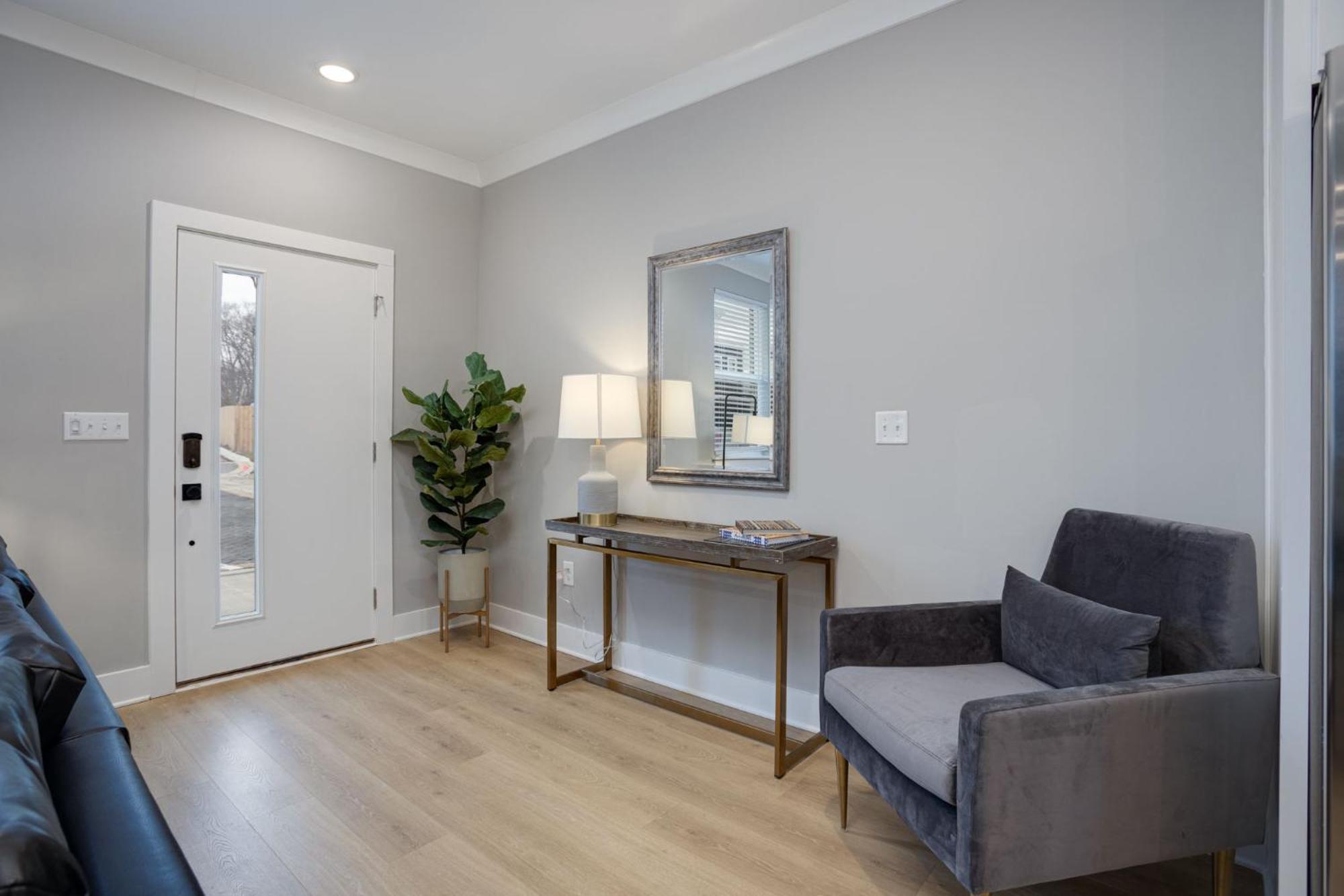Modern Townhome, 10Min To Downtown! 8Min To Grand Ole Opry! Sleeps 8! Nashville Luaran gambar