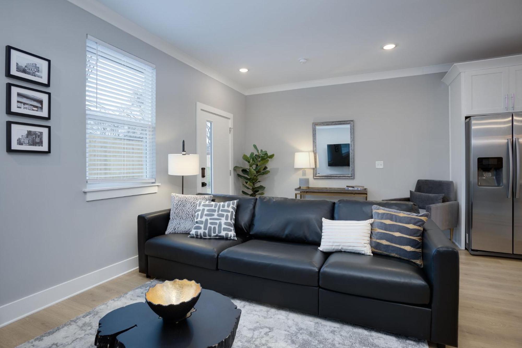 Modern Townhome, 10Min To Downtown! 8Min To Grand Ole Opry! Sleeps 8! Nashville Luaran gambar